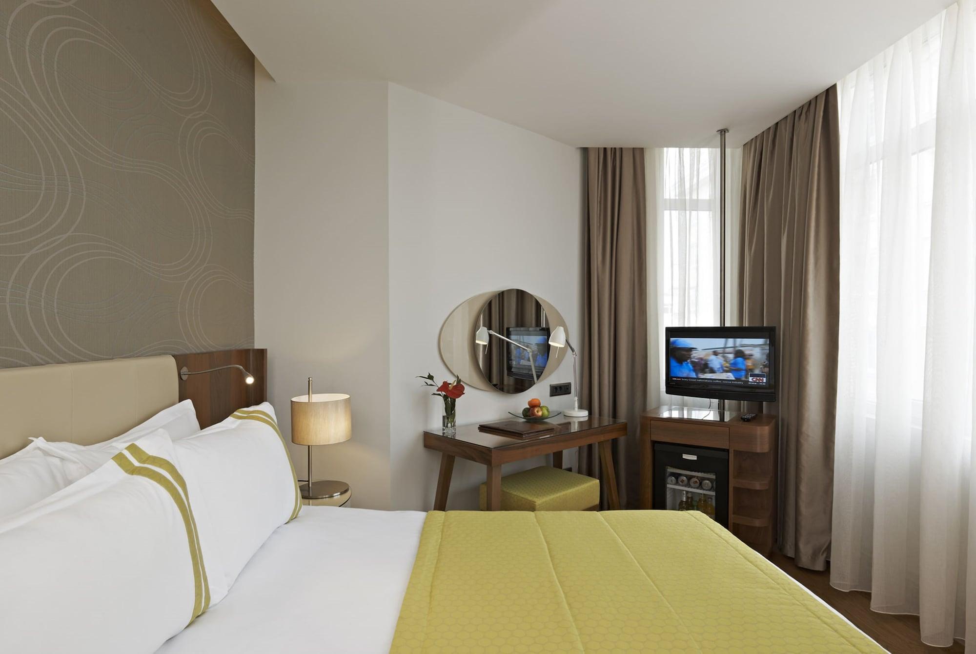 Four Points Flex By Sheraton Istanbul Taksim Square Zewnętrze zdjęcie
