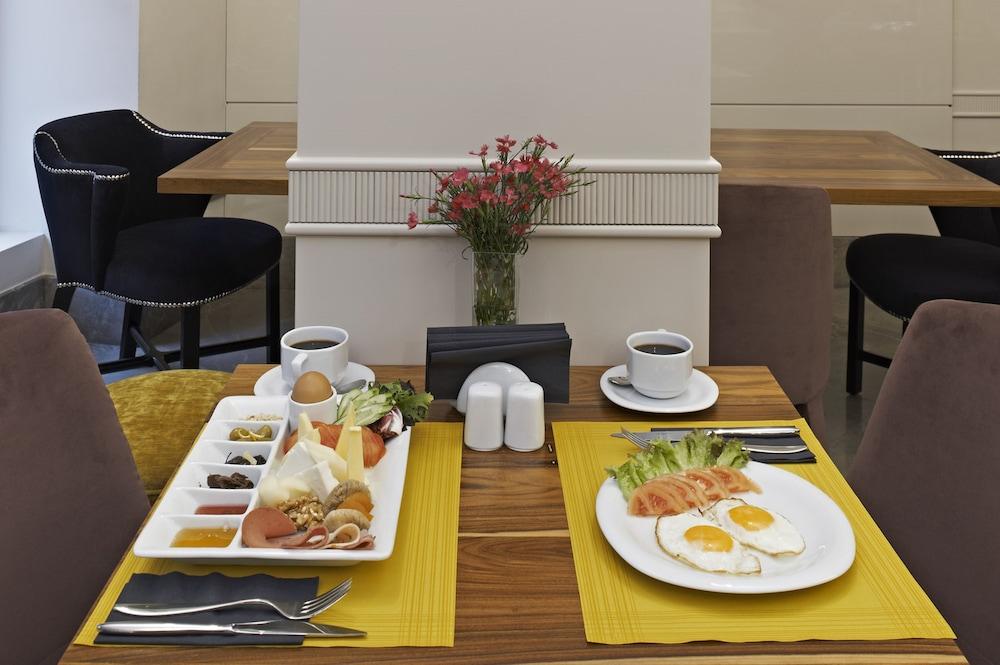Four Points Flex By Sheraton Istanbul Taksim Square Zewnętrze zdjęcie