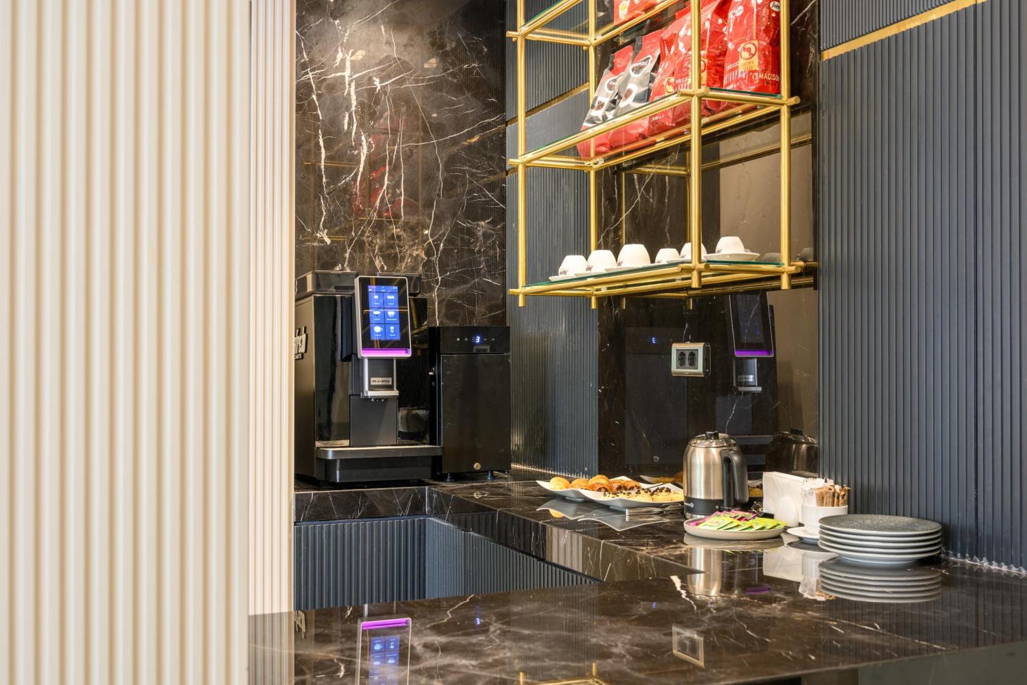 Four Points Flex By Sheraton Istanbul Taksim Square Zewnętrze zdjęcie