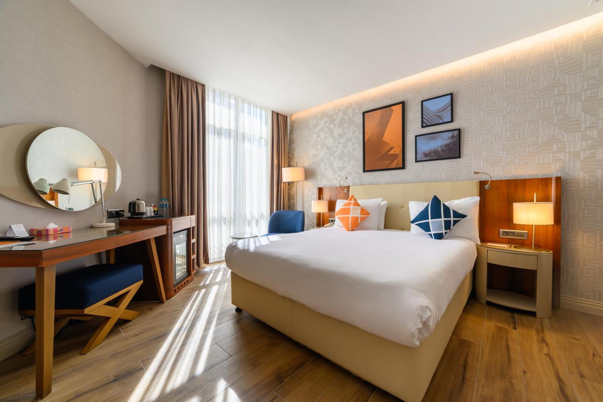 Four Points Flex By Sheraton Istanbul Taksim Square Zewnętrze zdjęcie