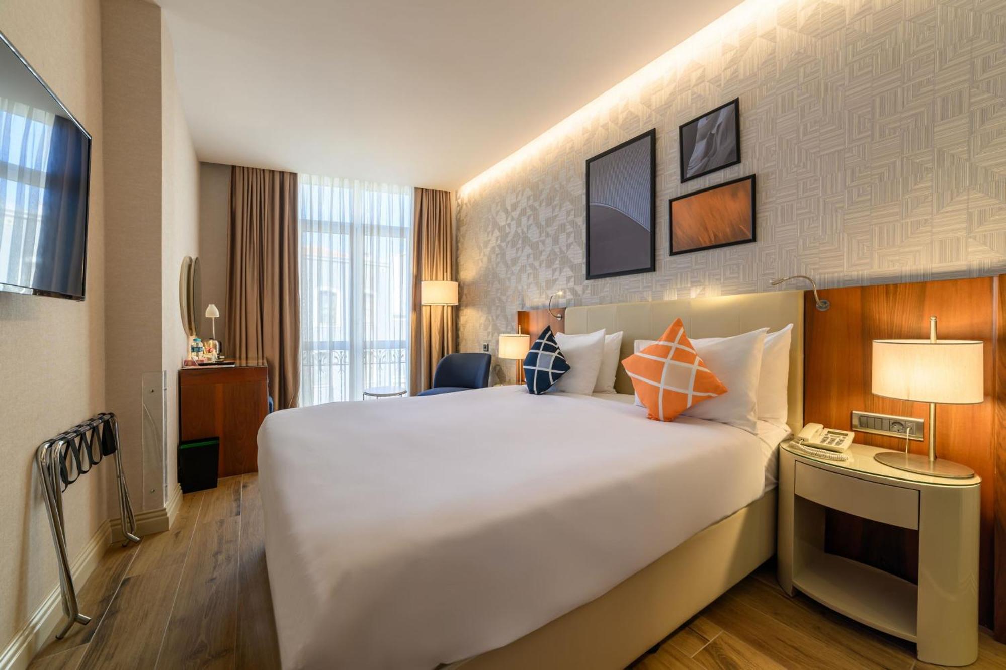 Four Points Flex By Sheraton Istanbul Taksim Square Zewnętrze zdjęcie