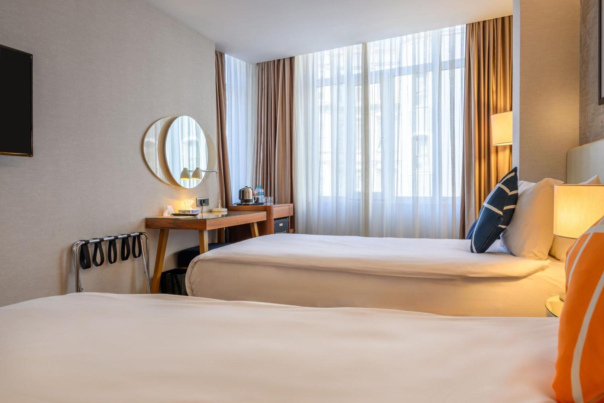 Four Points Flex By Sheraton Istanbul Taksim Square Zewnętrze zdjęcie
