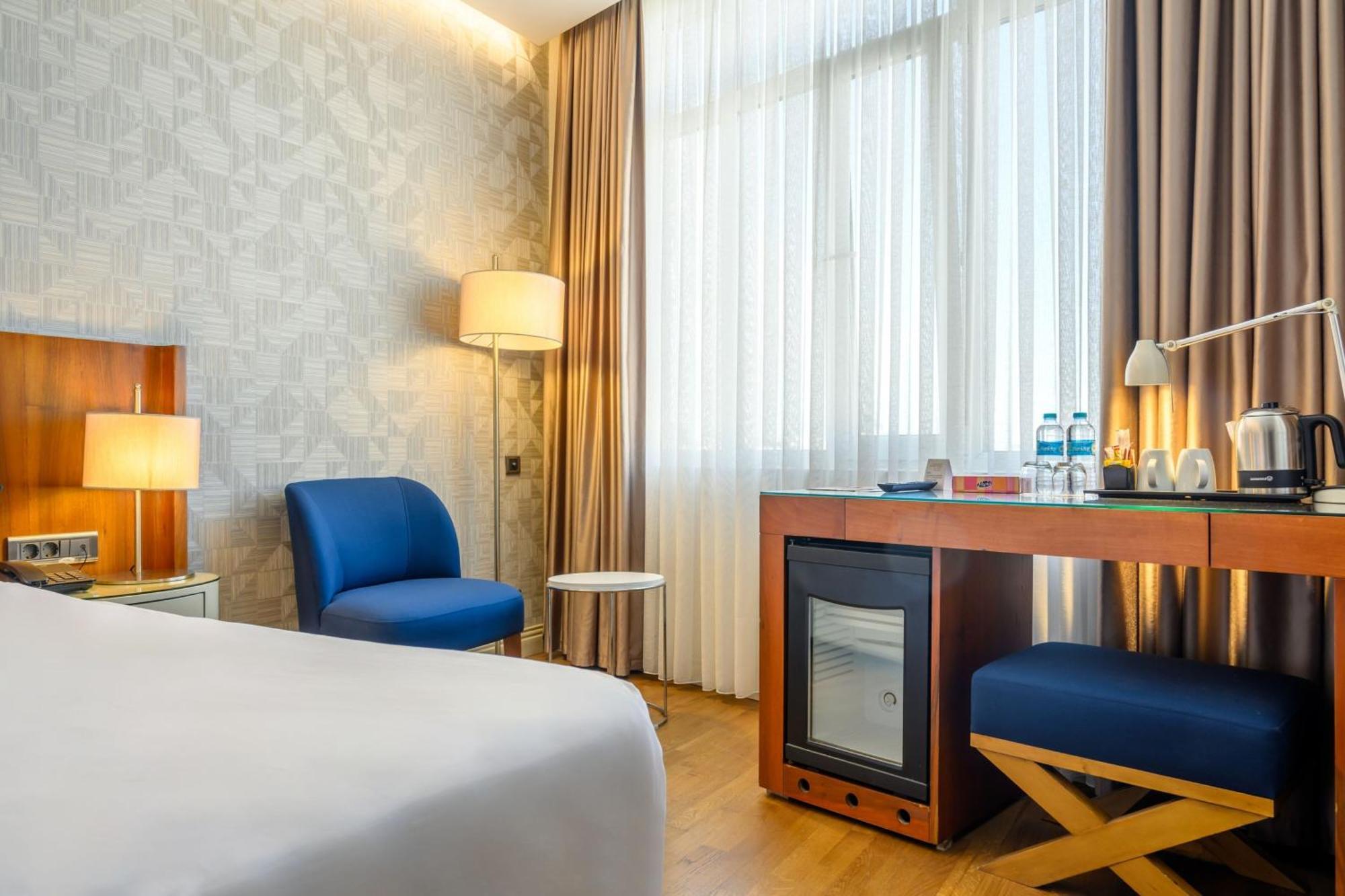 Four Points Flex By Sheraton Istanbul Taksim Square Zewnętrze zdjęcie