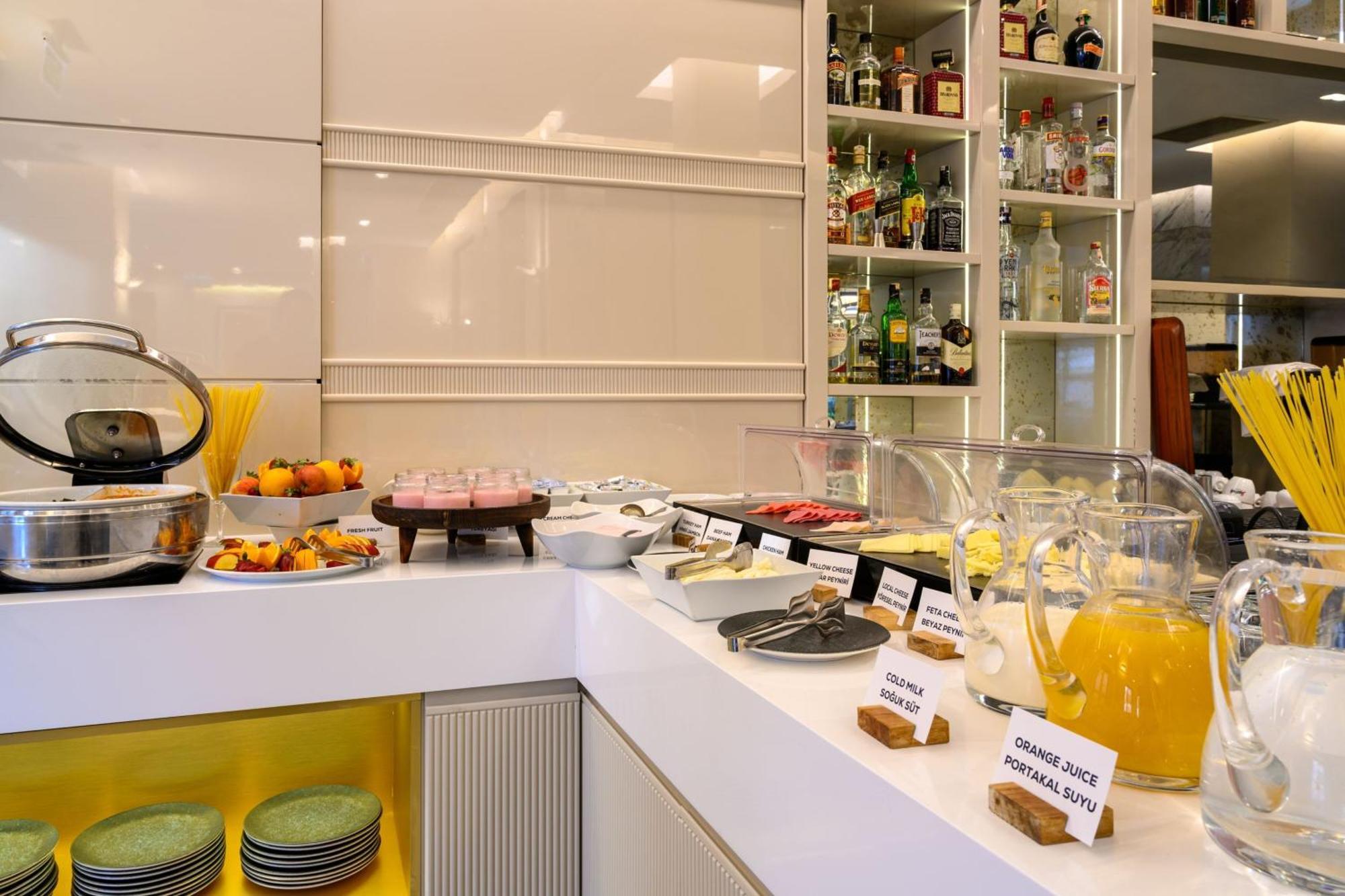 Four Points Flex By Sheraton Istanbul Taksim Square Zewnętrze zdjęcie