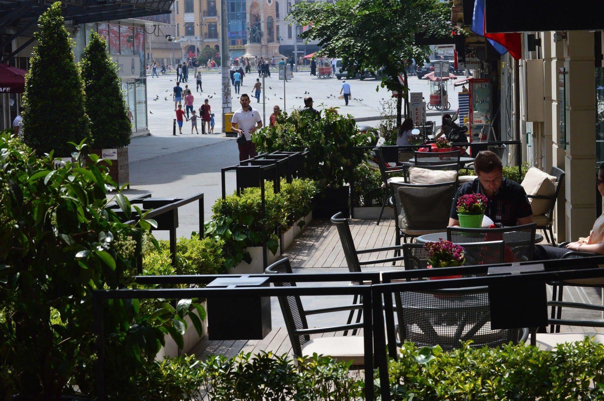 Four Points Flex By Sheraton Istanbul Taksim Square Zewnętrze zdjęcie